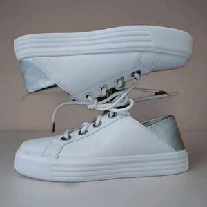 Earth Women's White Leather Sneakers Size 7.5 Rosewood Cedarwood Lace Up Comfort